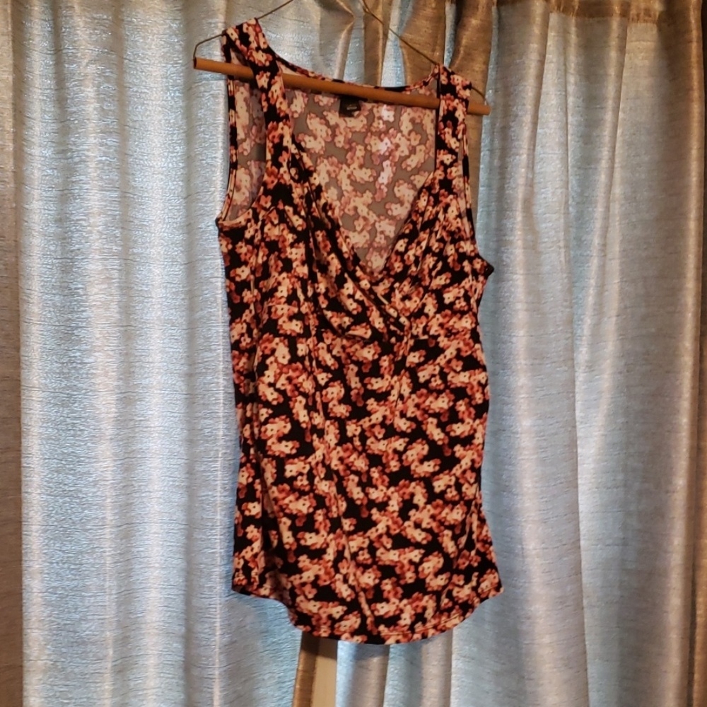 Black and pink floral shirt sleeveless size L